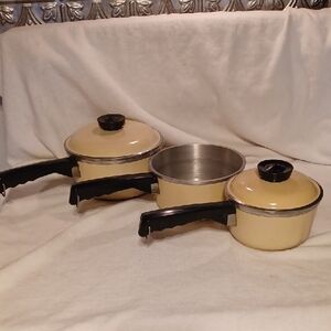 Club Cream Color Cookware Set with Black Handles